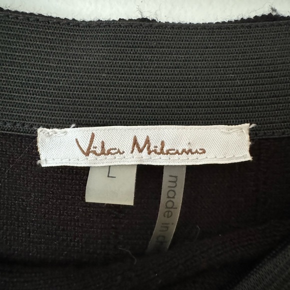 Vila Milano crepe knit flare stretch skirt with scalloped hem. - Picture 3 of 3